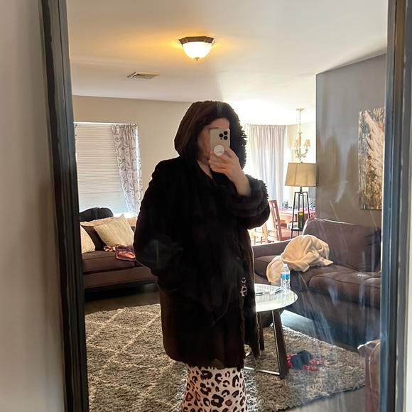 Macy’s fur vault custom designed brown mink 35” from shoulder to past hip area. - Picture 11 of 11